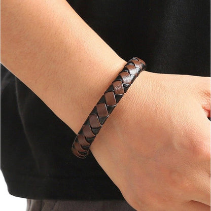Stijlvolle leerachtige (Vegan)  gevlochten herenarmband